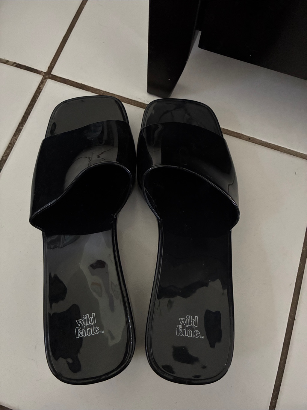 Wild Fable Glossy Black Slide Sandals